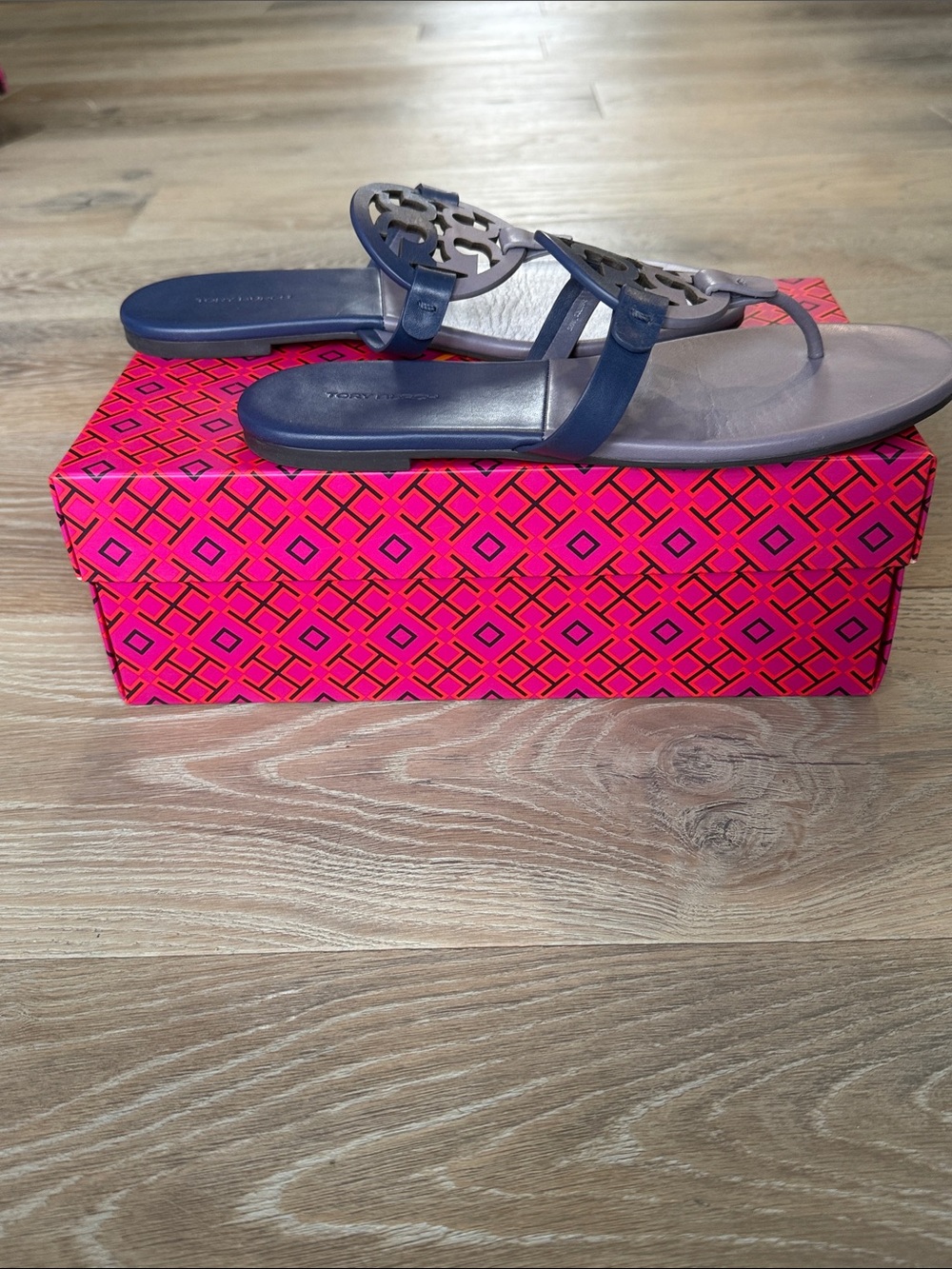 Tory Burch Miller Dark Lotus/Bermuda Miller Soft Leather Thong Sandals 9 - Picture 3 of 13